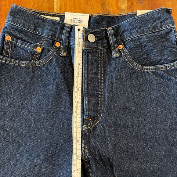 Levi's® Premium CIRCULAR 501® ORIGINAL FIT WOMEN'S JEANS - Picture 3 of 9